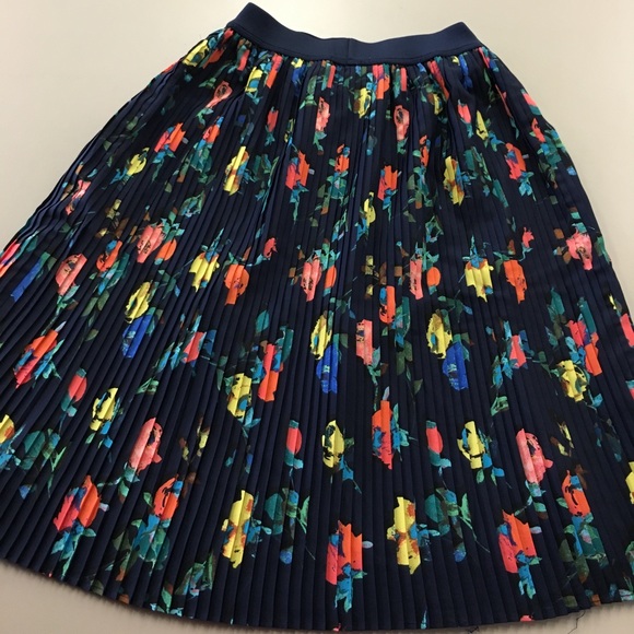 blue floral pleated skirt